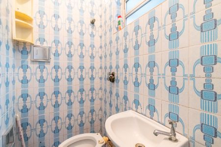 Casa à venda com 492m², 3 quartos e 2 vagas Casa à venda com 492m², 3 quartos e 2 vagasBanheiro de Serviço