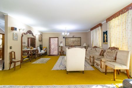 Casa à venda com 492m², 3 quartos e 2 vagas Casa à venda com 492m², 3 quartos e 2 vagasSala