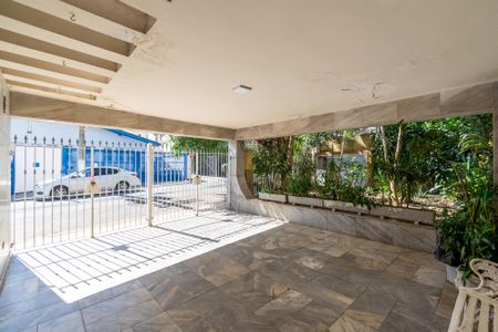 Casa à venda com 492m², 3 quartos e 2 vagas Casa à venda com 492m², 3 quartos e 2 vagasGaragem