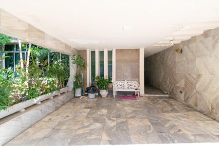 Casa à venda com 492m², 3 quartos e 2 vagas Casa à venda com 492m², 3 quartos e 2 vagasGaragem