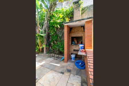 Casa à venda com 492m², 3 quartos e 2 vagas Casa à venda com 492m², 3 quartos e 2 vagasÁrea comum - Churrasqueira