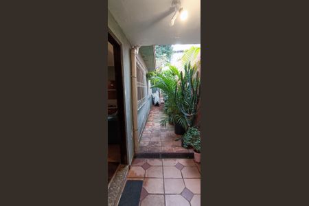 Casa à venda com 140m², 3 quartos e 2 vagas Casa à venda com 140m², 3 quartos e 2 vagasCorredor