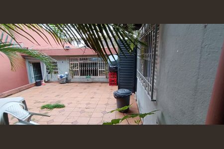 Casa à venda com 140m², 3 quartos e 2 vagas Casa à venda com 140m², 3 quartos e 2 vagasQuintal