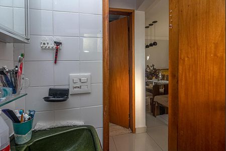 Apartamento à venda com 53m², 2 quartos e 1 vaga Apartamento à venda com 53m², 2 quartos e 1 vagaBanheiro Social