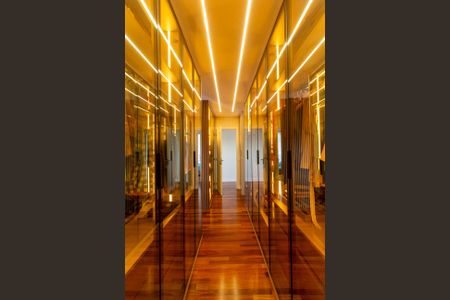 Apartamento à venda com 155m², 3 quartos e 3 vagasCloset da suíte