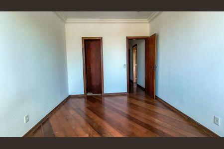 Casa de condomínio à venda com 400m², 4 quartos e 6 vagasSuíte 2