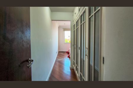 Casa de condomínio à venda com 400m², 4 quartos e 6 vagasSuíte 3