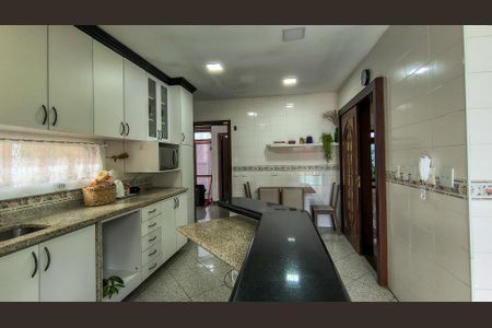 Casa de condomínio à venda com 400m², 4 quartos e 6 vagasCozinha