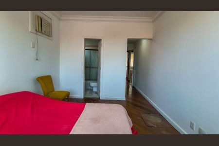 Casa de condomínio à venda com 400m², 4 quartos e 6 vagasSuíte 3