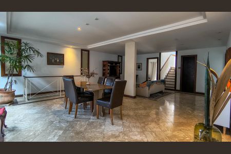 Casa de condomínio à venda com 400m², 4 quartos e 6 vagasSala de Jantar