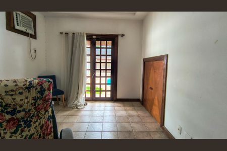 Casa de condomínio à venda com 400m², 4 quartos e 6 vagasQuarto