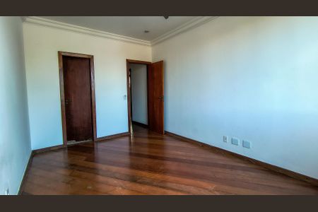 Casa de condomínio à venda com 400m², 4 quartos e 6 vagasSuíte 2