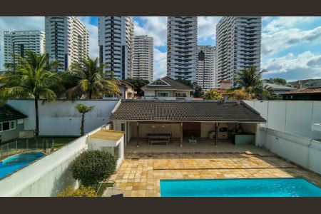 Casa de condomínio à venda com 400m², 4 quartos e 6 vagasVista da Suíte 4