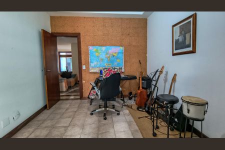 Casa de condomínio à venda com 400m², 4 quartos e 6 vagasQuarto