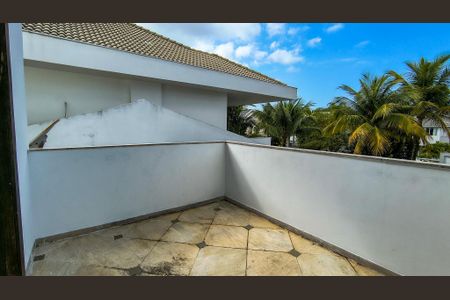 Casa de condomínio à venda com 400m², 4 quartos e 6 vagasVaranda da Suíte 1