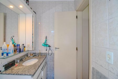 Casa à venda com 173m², 2 quartos e 3 vagasBanheiro da Suíte 2