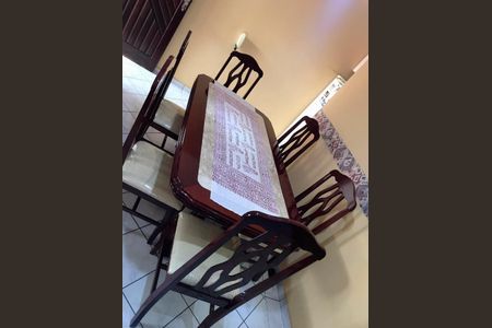 Casa à venda com 215m², 3 quartos e 4 vagas