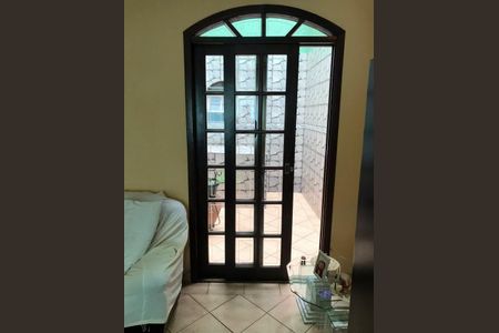 Casa à venda com 215m², 3 quartos e 4 vagas