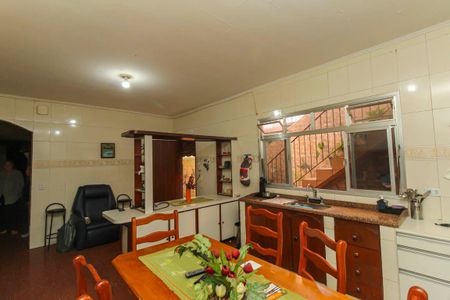 Casa à venda com 240m², 3 quartos e 2 vagas Casa à venda com 240m², 3 quartos e 2 vagasCozinha