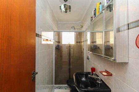 Casa à venda com 240m², 3 quartos e 2 vagas Casa à venda com 240m², 3 quartos e 2 vagasBanheiro