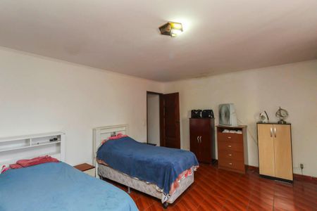 Casa à venda com 240m², 3 quartos e 2 vagas Casa à venda com 240m², 3 quartos e 2 vagasSuite