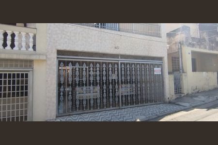 Casa à venda com 240m², 3 quartos e 2 vagas Casa à venda com 240m², 3 quartos e 2 vagasFachada