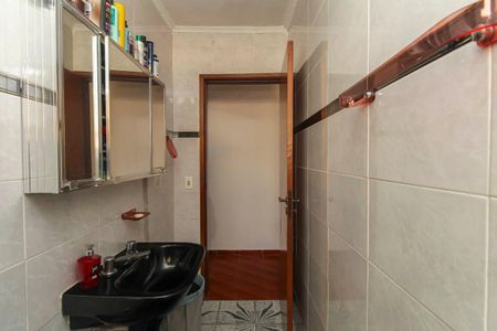 Casa à venda com 240m², 3 quartos e 2 vagas Casa à venda com 240m², 3 quartos e 2 vagasBanheiro