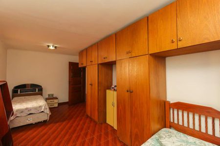 Casa à venda com 240m², 3 quartos e 2 vagas Casa à venda com 240m², 3 quartos e 2 vagasQuarto 1