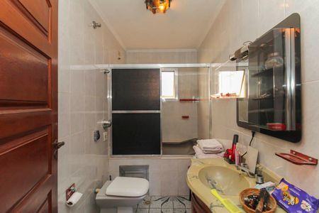 Casa à venda com 240m², 3 quartos e 2 vagas Casa à venda com 240m², 3 quartos e 2 vagasBanheiro da Suite