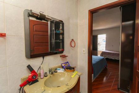 Casa à venda com 240m², 3 quartos e 2 vagas Casa à venda com 240m², 3 quartos e 2 vagasBanheiro da Suite