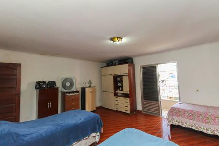 Casa à venda com 240m², 3 quartos e 2 vagas Casa à venda com 240m², 3 quartos e 2 vagasSuite