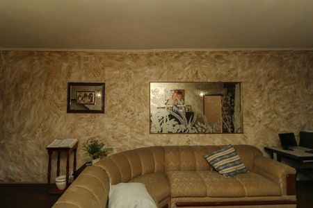 Casa à venda com 240m², 3 quartos e 2 vagas Casa à venda com 240m², 3 quartos e 2 vagasSala