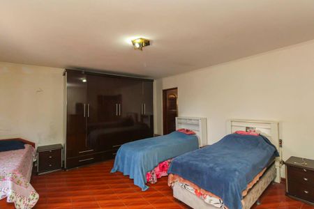 Casa à venda com 240m², 3 quartos e 2 vagas Casa à venda com 240m², 3 quartos e 2 vagasSuite