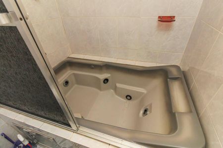 Casa à venda com 240m², 3 quartos e 2 vagas Casa à venda com 240m², 3 quartos e 2 vagasBanheiro da Suite