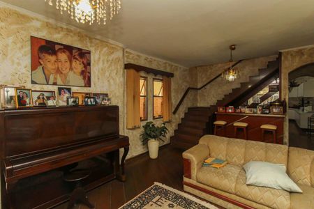 Casa à venda com 240m², 3 quartos e 2 vagas Casa à venda com 240m², 3 quartos e 2 vagasSala