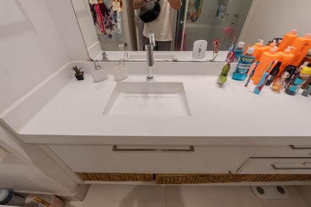 Apartamento à venda com 106m², 2 quartos e sem vaga Apartamento à venda com 106m², 2 quartos e sem vagaBanheiro Social