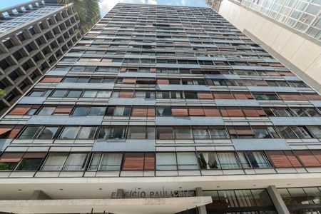 Apartamento à venda com 106m², 2 quartos e sem vaga Apartamento à venda com 106m², 2 quartos e sem vagaFachada