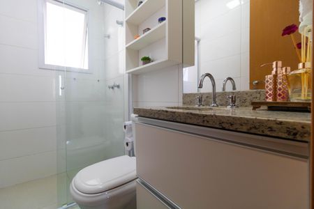 Apartamento à venda com 82m², 3 quartos e 2 vagas Apartamento à venda com 82m², 3 quartos e 2 vagasBanheiro Social