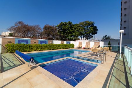 Apartamento à venda com 82m², 3 quartos e 2 vagas Apartamento à venda com 82m², 3 quartos e 2 vagasÁrea comum - Piscina