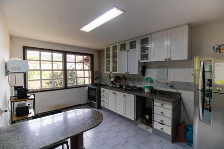 Casa à venda com 163m², 5 quartos e 3 vagas Casa à venda com 163m², 5 quartos e 3 vagasCozinha