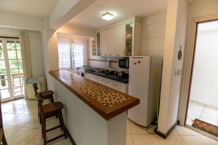 Casa à venda com 163m², 5 quartos e 3 vagas Casa à venda com 163m², 5 quartos e 3 vagasCozinha 2