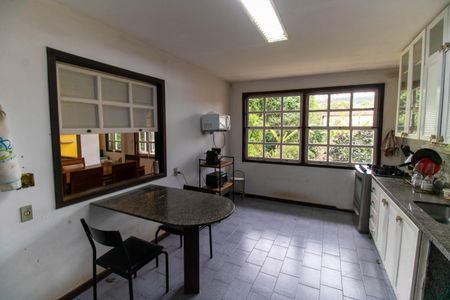 Casa à venda com 163m², 5 quartos e 3 vagas Casa à venda com 163m², 5 quartos e 3 vagasCozinha