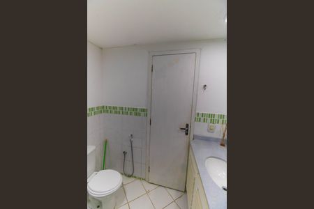 Casa à venda com 163m², 5 quartos e 3 vagas Casa à venda com 163m², 5 quartos e 3 vagasBanheiro Social 2