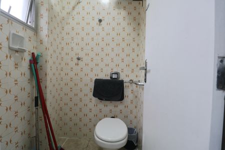 Apartamento para alugar com 100m², 2 quartos e 1 vaga Apartamento para alugar com 100m², 2 quartos e 1 vagaBanheiro de serviço