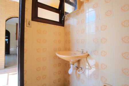 Casa à venda com 111m², 2 quartos e 2 vagasBanheiro de serviço