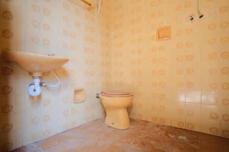 Casa à venda com 111m², 2 quartos e 2 vagasBanheiro de serviço