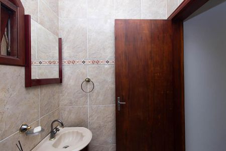 Casa à venda com 300m², 4 quartos e 4 vagas Casa à venda com 300m², 4 quartos e 4 vagasLavabo