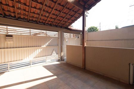 Casa à venda com 300m², 4 quartos e 4 vagas Casa à venda com 300m², 4 quartos e 4 vagasGaragem