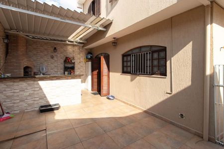 Casa à venda com 300m², 4 quartos e 4 vagas Casa à venda com 300m², 4 quartos e 4 vagasQuintal