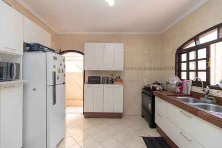 Casa à venda com 300m², 4 quartos e 4 vagas Casa à venda com 300m², 4 quartos e 4 vagasCozinha
